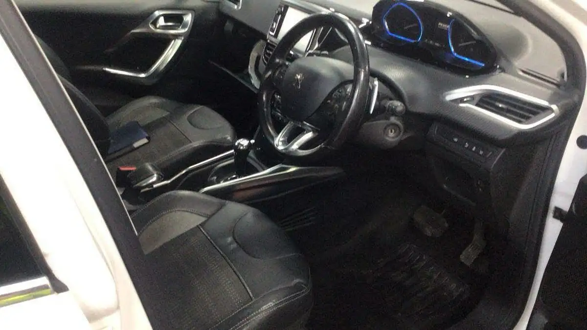 2014-peugeot-2008-crossover-16e-hdi-allure-92bhp-egc-big-10