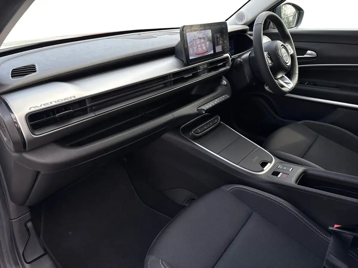 2024-jeep-avenger-e-summit-big-6