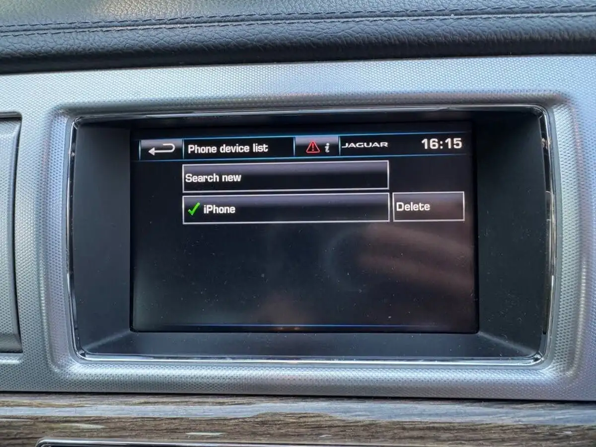 2015-jaguar-xf-22td-luxury-163ps-saloon-4d-big-36