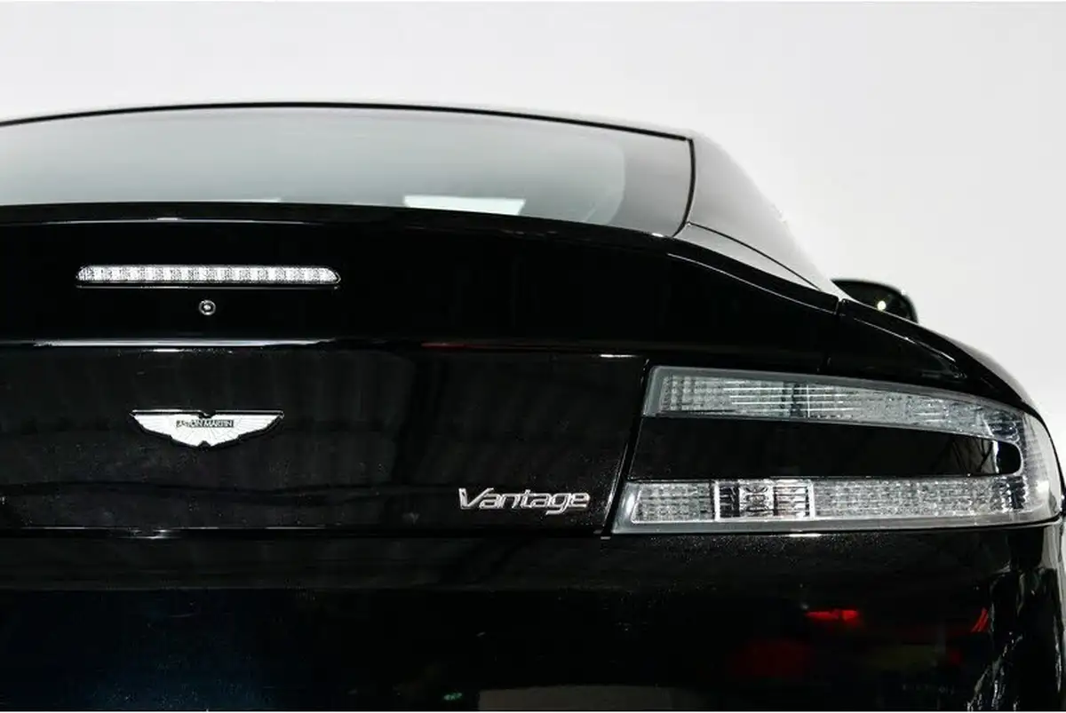 2015-aston-martin-vantage-47-v8-vantage-coupe-sportshift-big-31