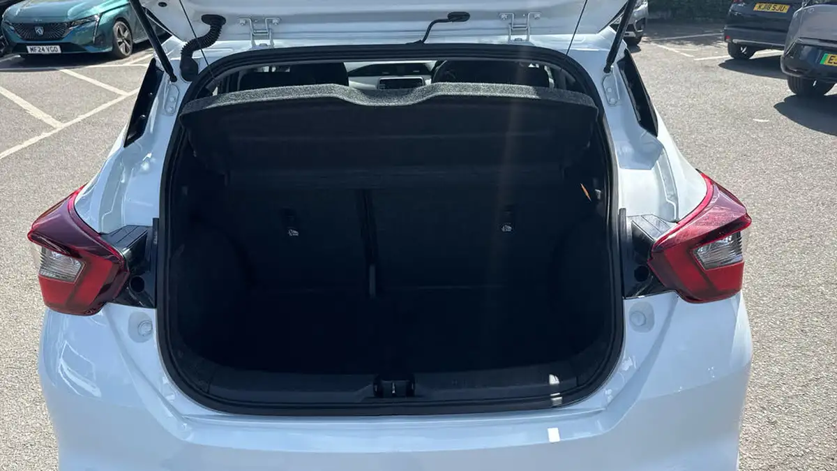 2018-nissan-micra-09-ig-t-acenta-big-18