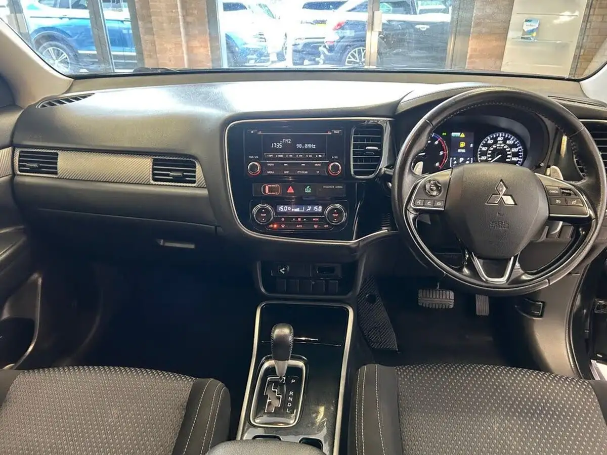 2018-mitsubishi-outlander-22di-d-3-auto-big-16