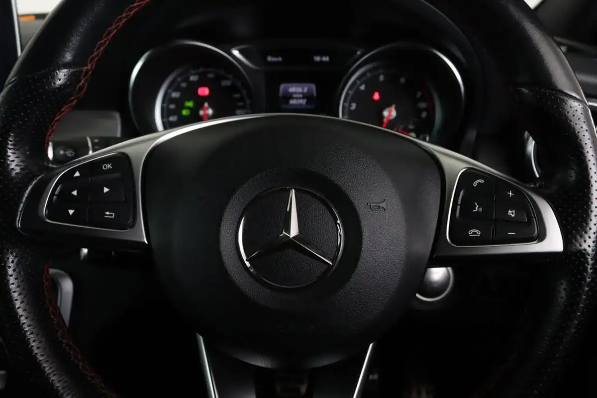 2018-mercedes-benz-gla-class-16-gla-200-amg-line-156ps-executive-big-18
