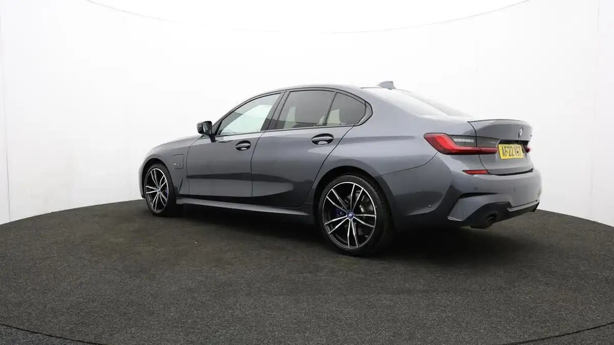 2022-bmw-3-series-20-330e-m-sport-pro-pack-saloon-4d-big-68