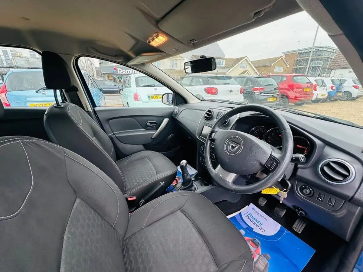 2013-dacia-sandero-15d-laureate-big-9