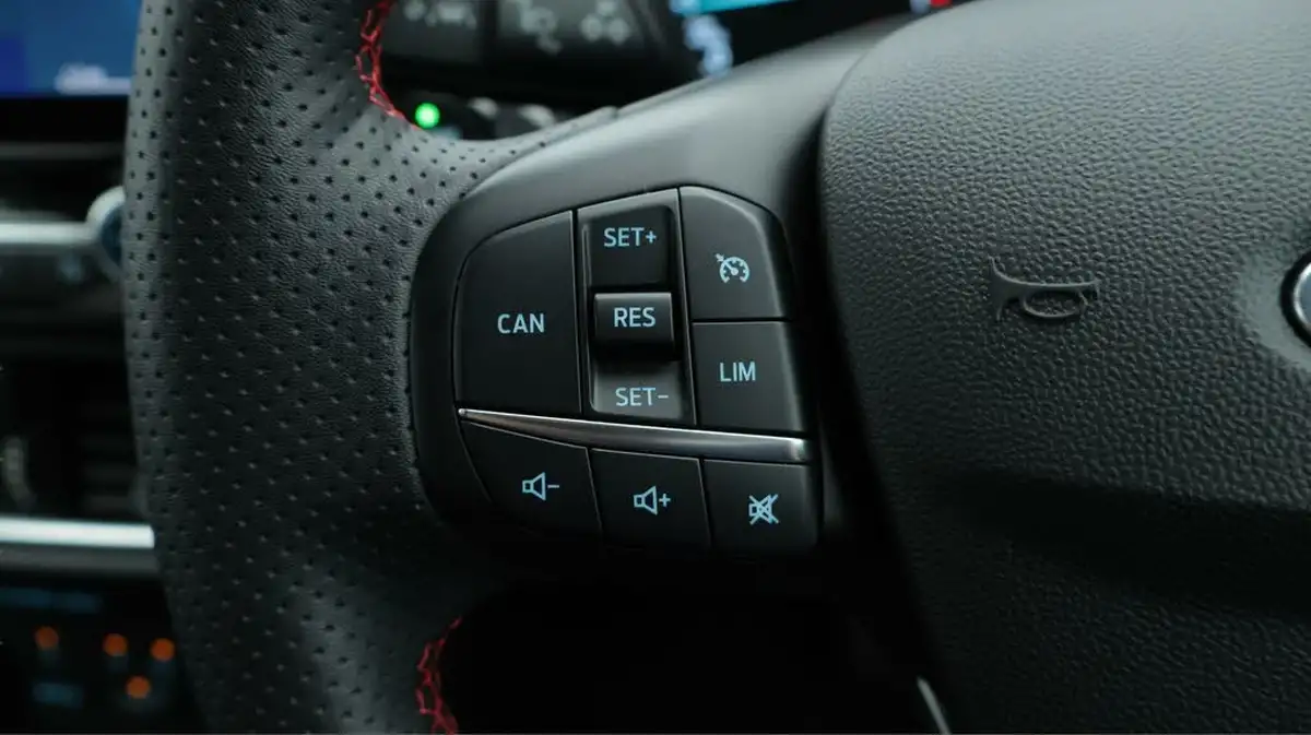 2022-ford-fiesta-10t-st-line-100ps-5d-big-24
