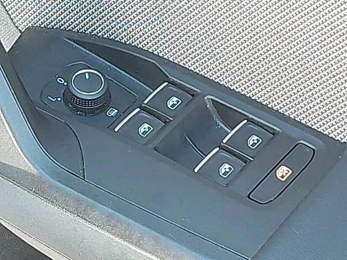 2021-seat-leon-10-tsi-evo-se-dynamic-hatchback-big-12