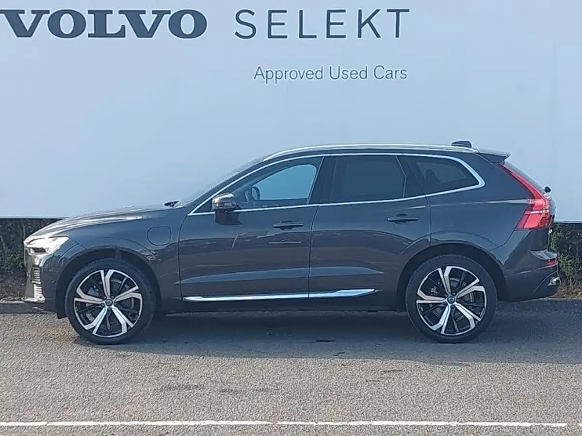 2024-volvo-xc60-20-t8-ultimate-dark-big-3