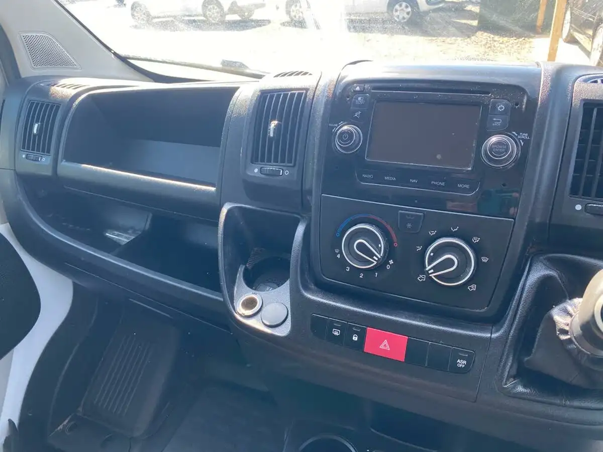 2018-peugeot-boxer-20-bluehdi-professional-335-l3-h2-big-28