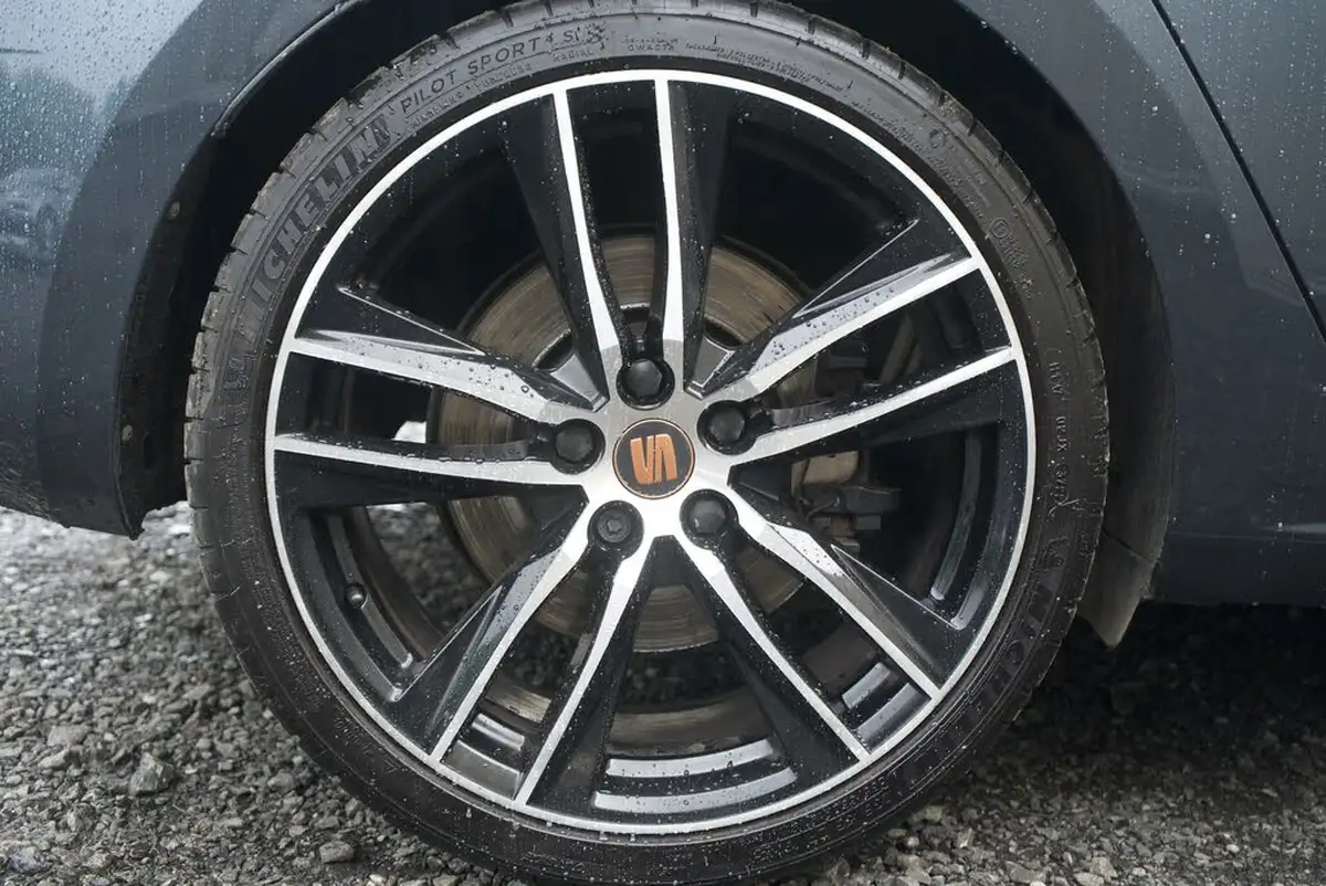 2019-seat-leon-20-tsi-cupra-lux-ss-big-42