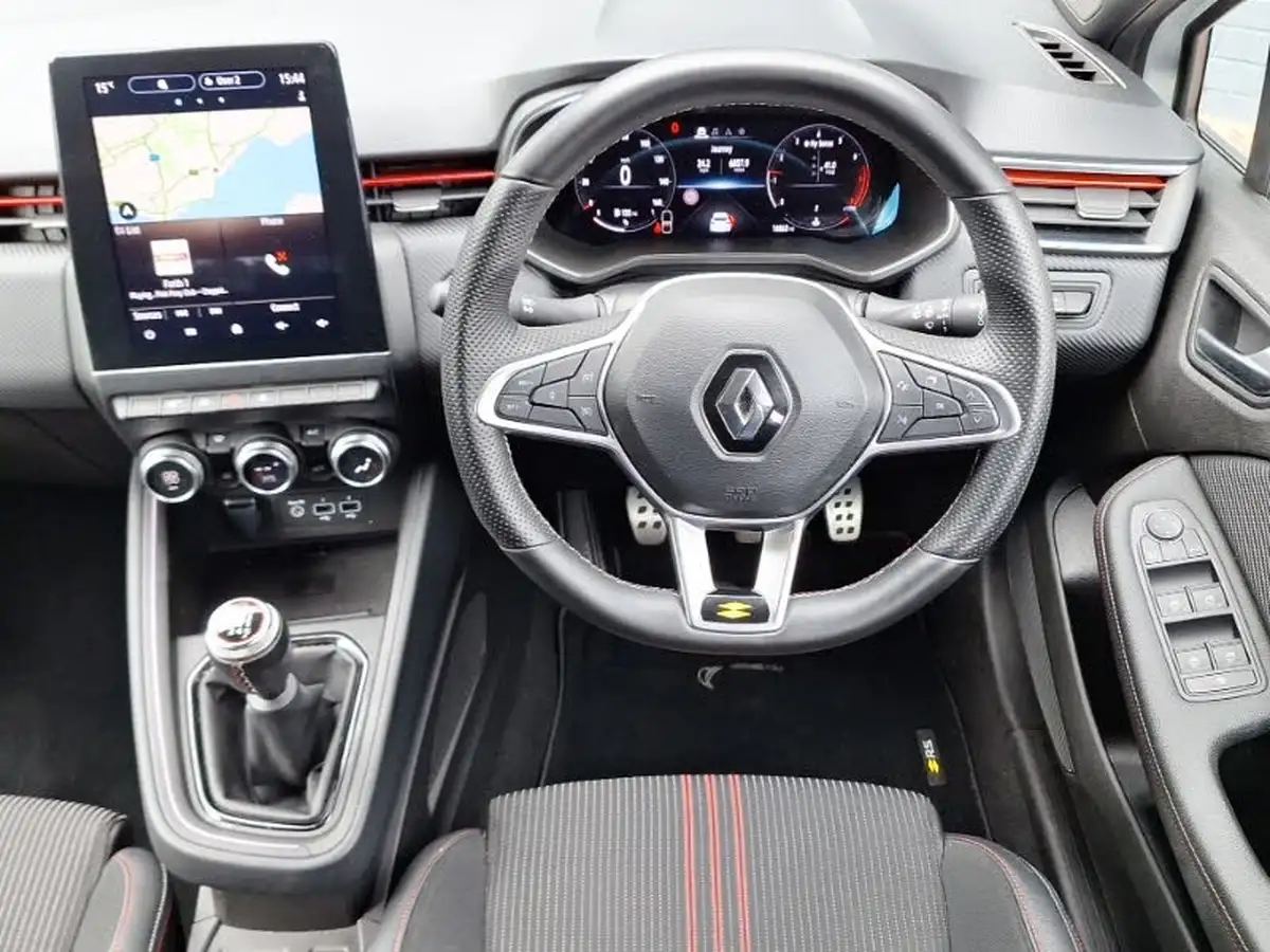 2023-renault-clio-10-tce-rs-line-big-6