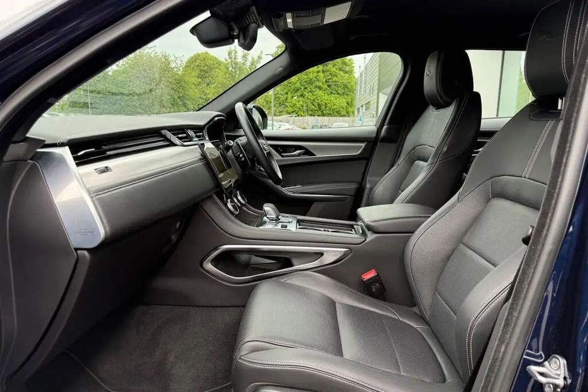 2022-jaguar-f-pace-20-p400e-r-dynamic-se-big-9