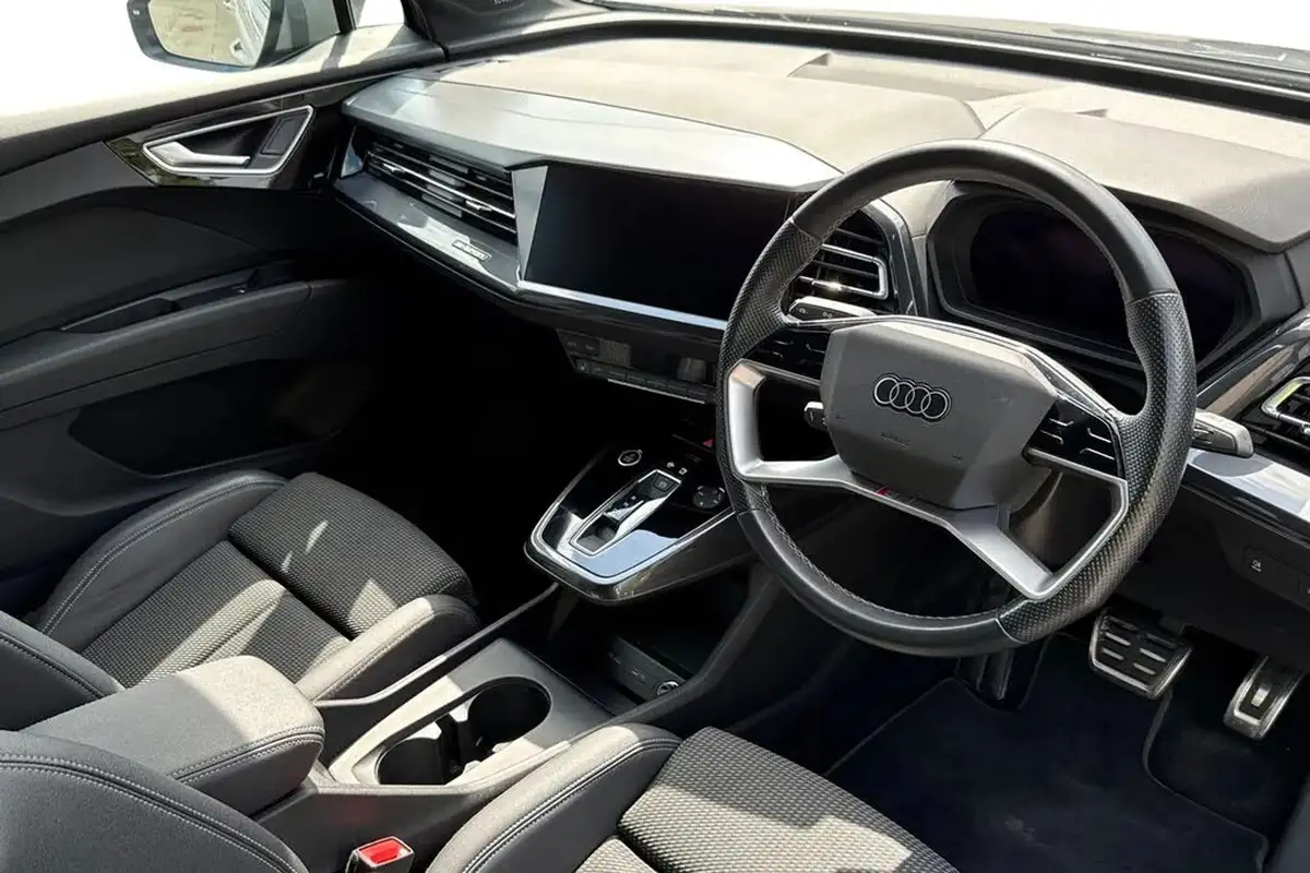 2023-audi-q4-e-tron-35e-s-line-station-wagon-big-12
