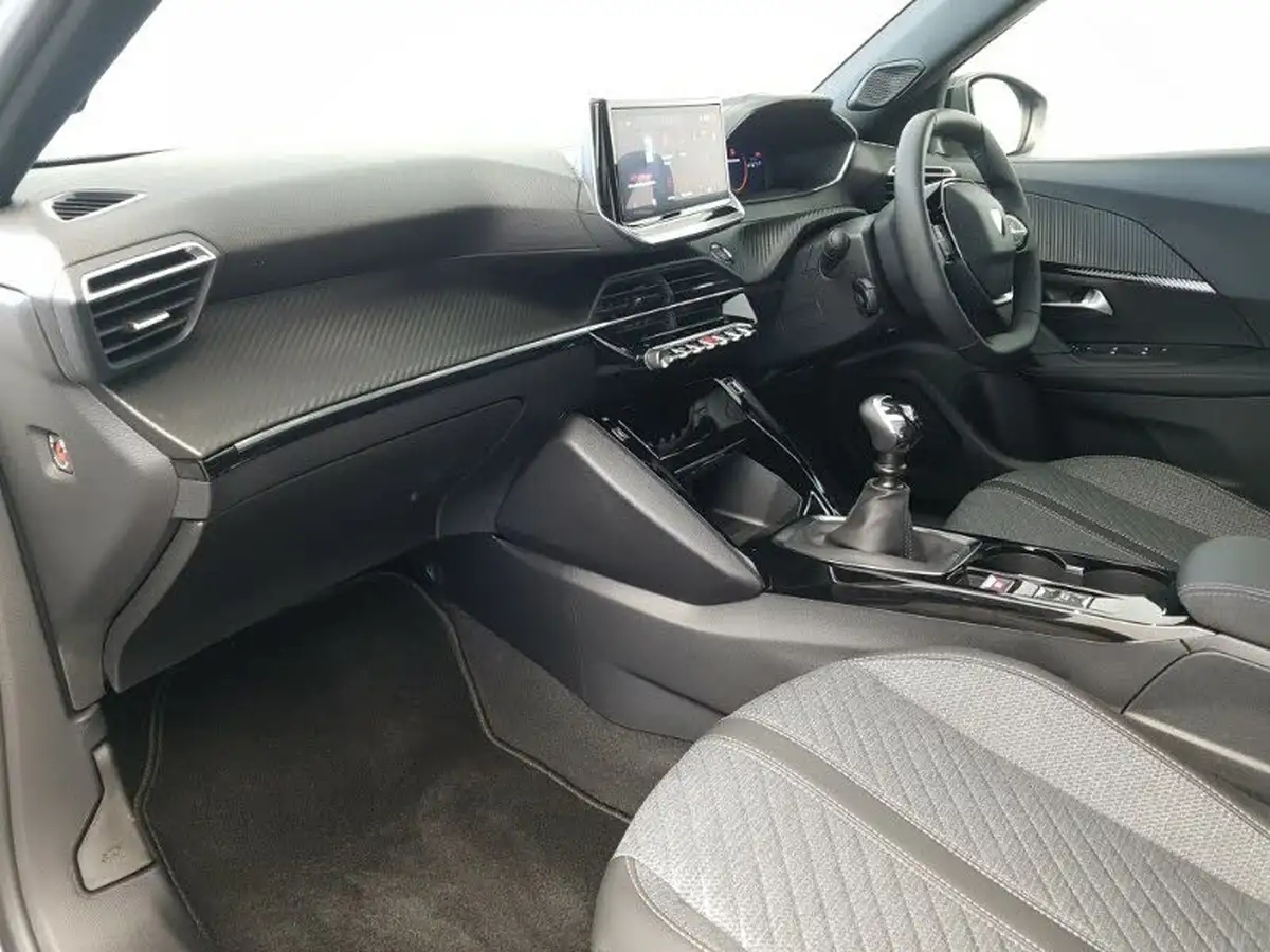 2025-peugeot-2008-suv-12-puretech-allure-130ps-big-4