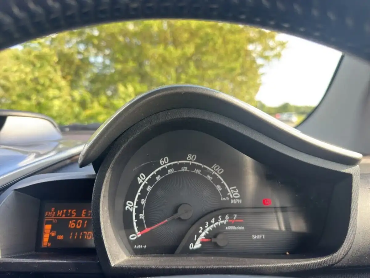 2009-toyota-iq-10-2-big-27