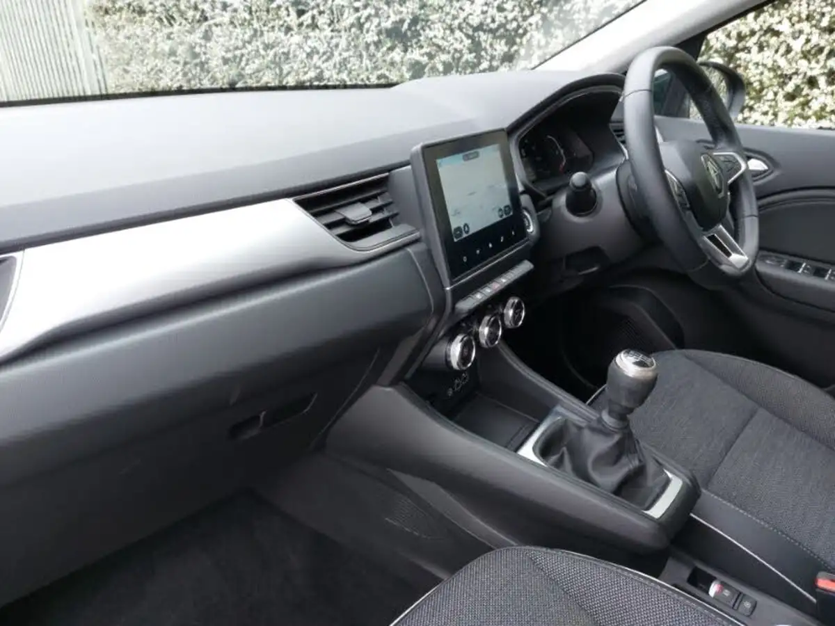 2024-renault-captur-10-tce-techno-big-4
