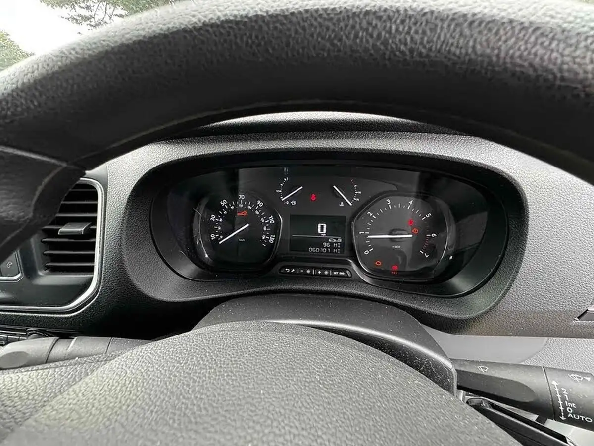 2022-citroen-dispatch-20bluehdi-enterprise-pro-m-1400-big-19