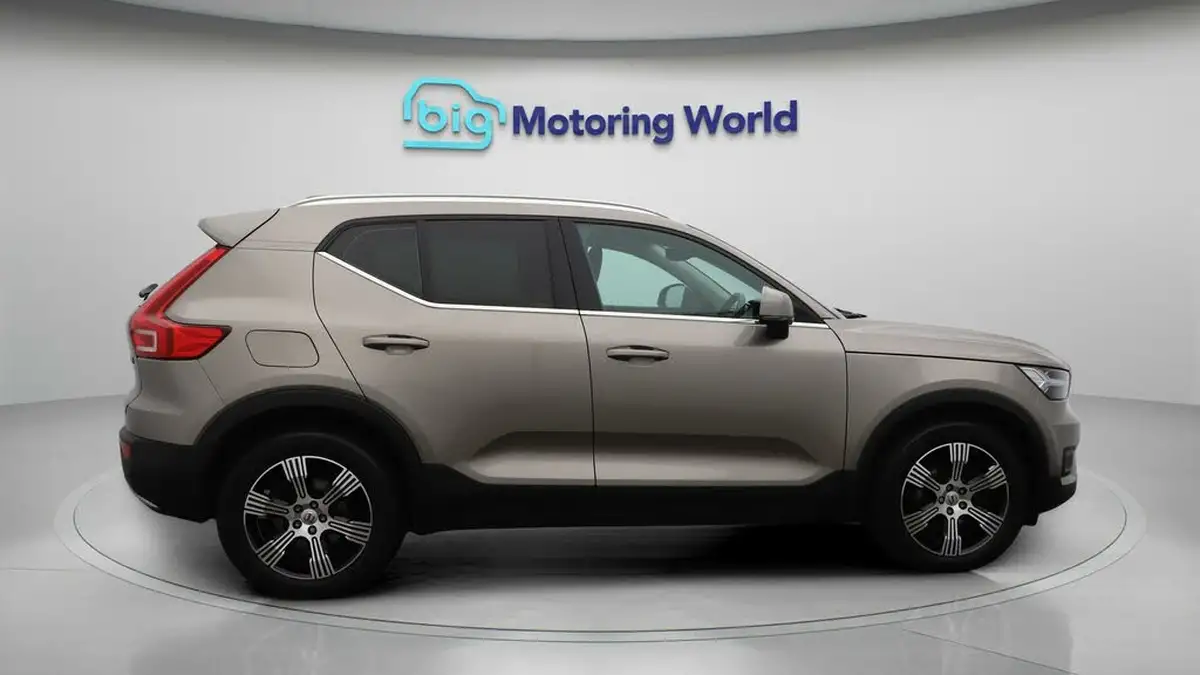 2019-volvo-xc40-20td-d3-inscription-awd-geartronic-big-8
