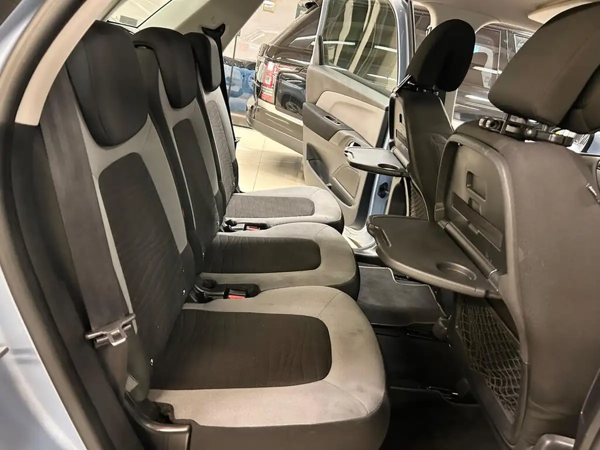 2015-citroen-c4-picasso-16bluehdi-vtr-100ps-big-20
