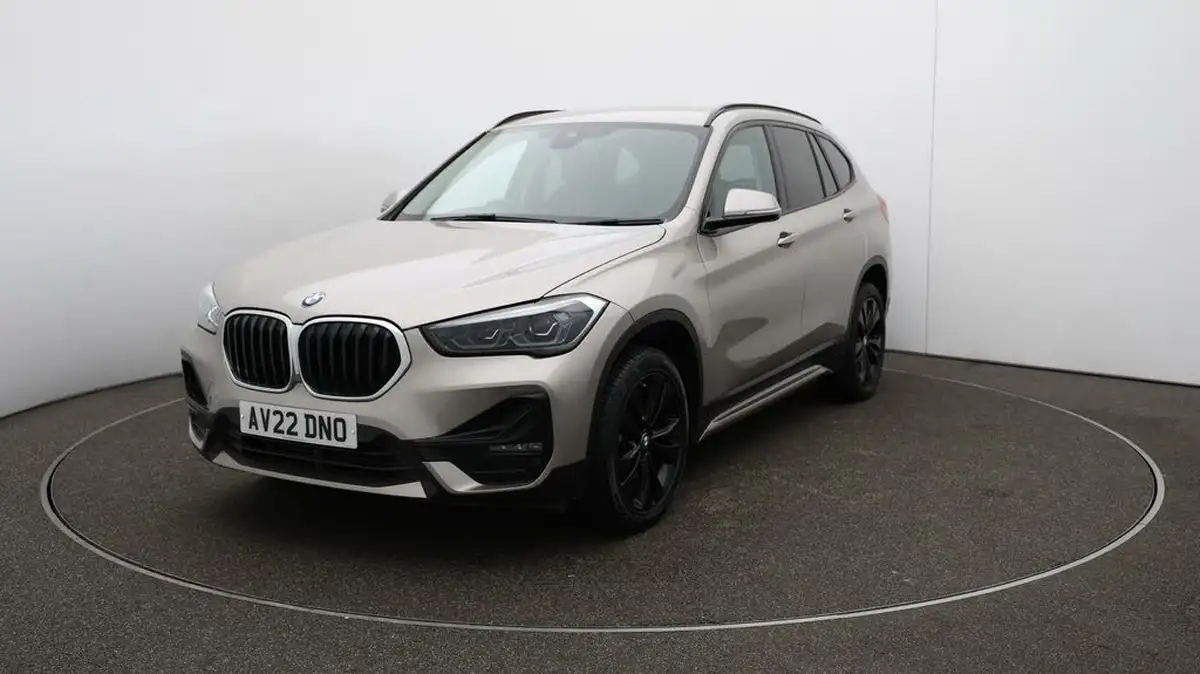2022-bmw-x1-20td-sdrive18d-sport-big-38