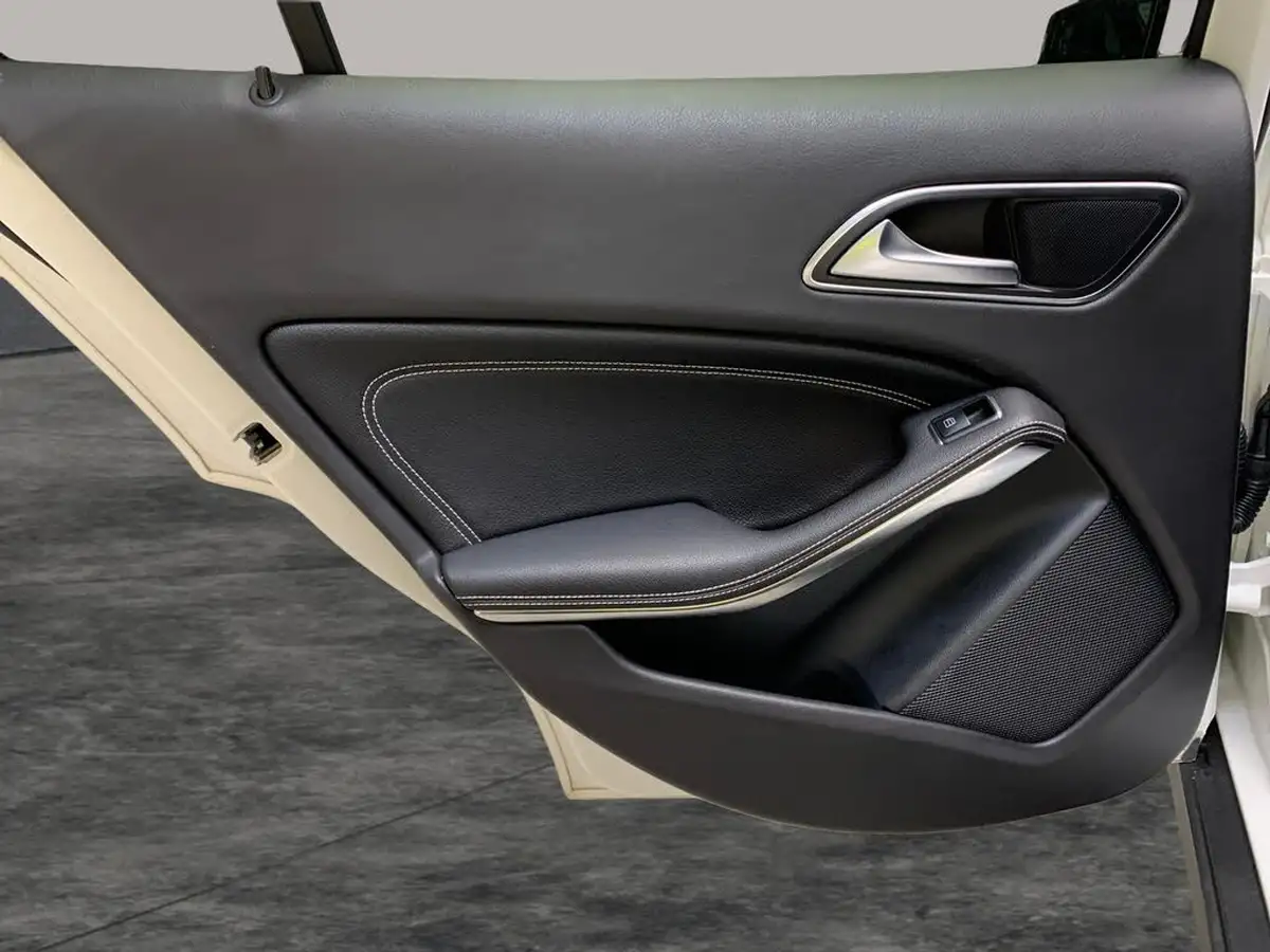 2019-mercedes-benz-gla-class-16-gla-180-urban-edition-ss-big-32