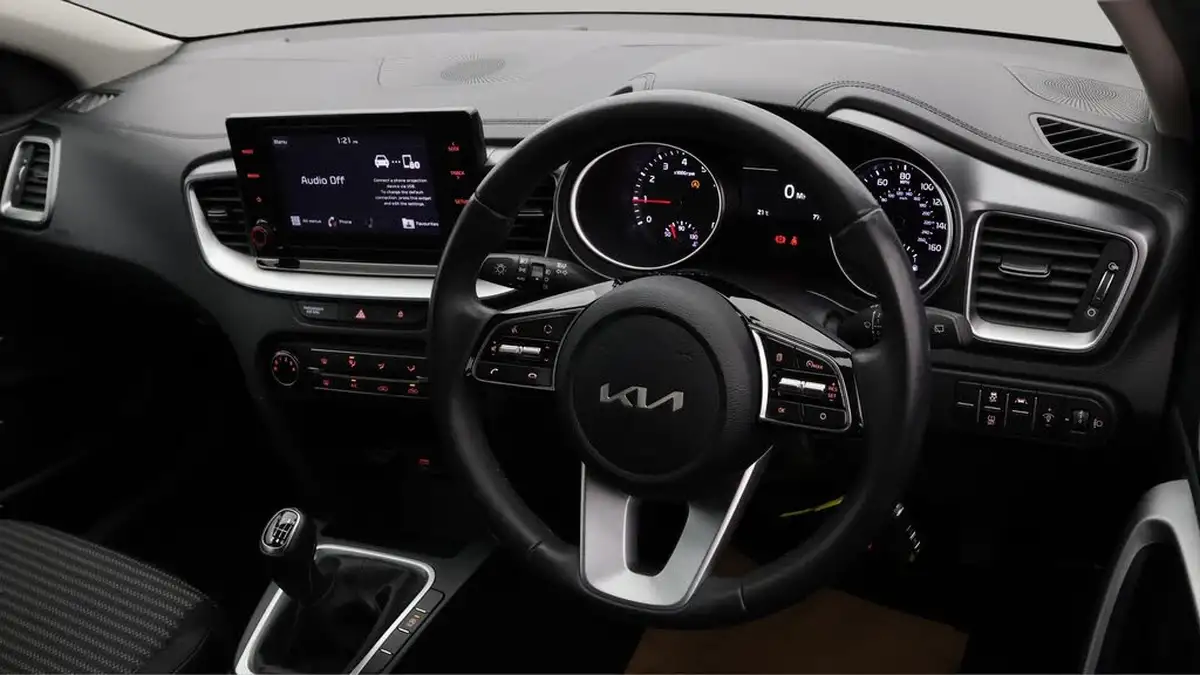 2022-kia-xceed-10-t-gdi-2-big-9