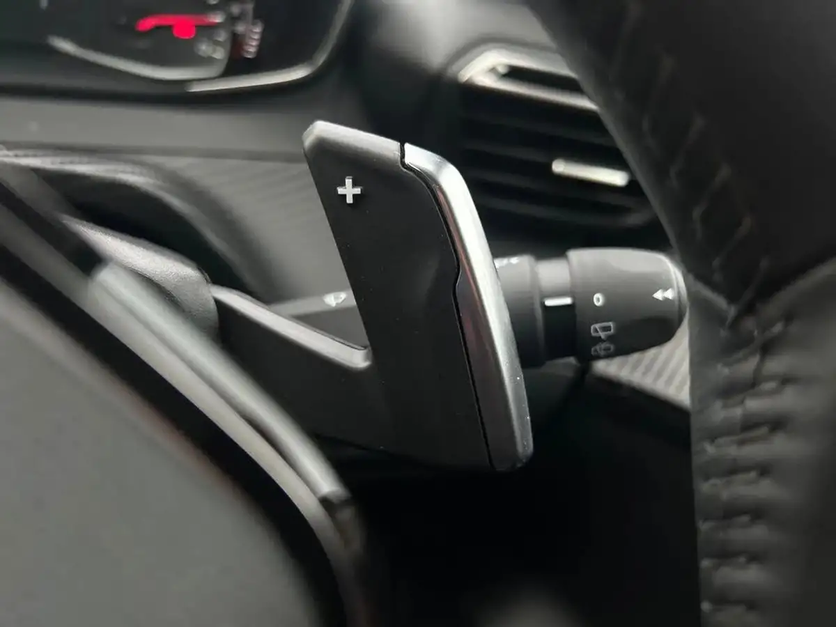 2022-peugeot-208-12-puretech-active-premium-100bhp-eat8-big-28
