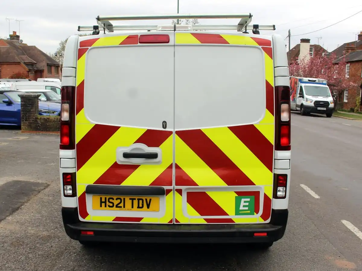 2021-renault-trafic-20dci-ll30-energy-120-business-panel-big-39