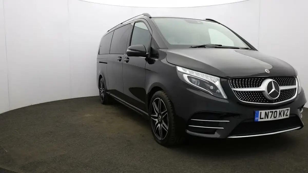 2020-mercedes-benz-v-class-20d-v300d-amg-line-extra-long-big-48