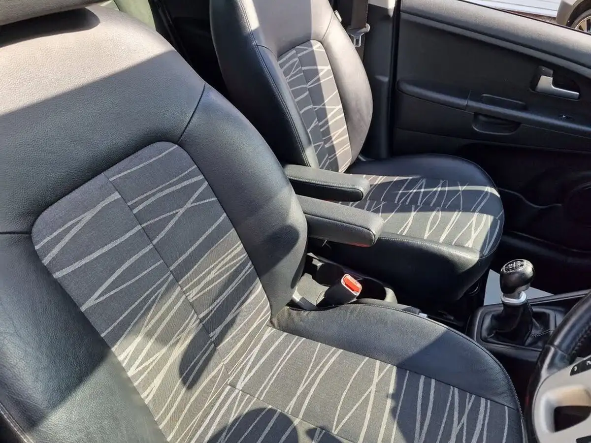 2015-kia-venga-16td-3-sat-nav-big-21