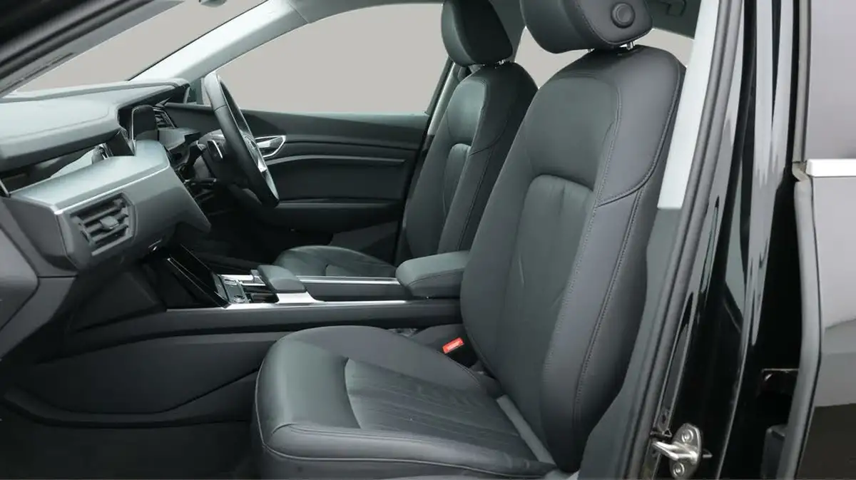 2022-audi-e-tron-50e-technik-sportback-big-14