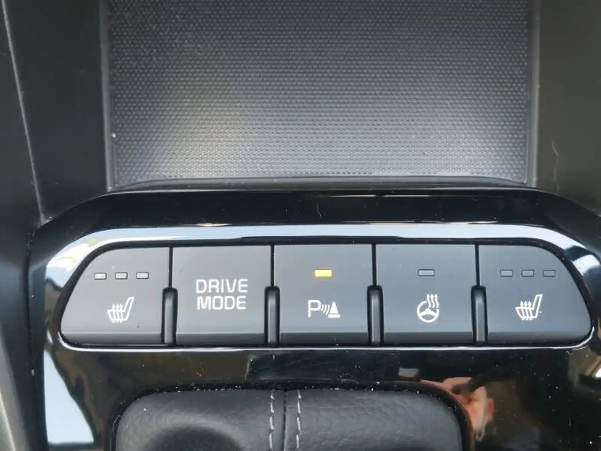 2024-kia-stonic-10-t-gdi-gt-line-s-98bhp-dct-big-15