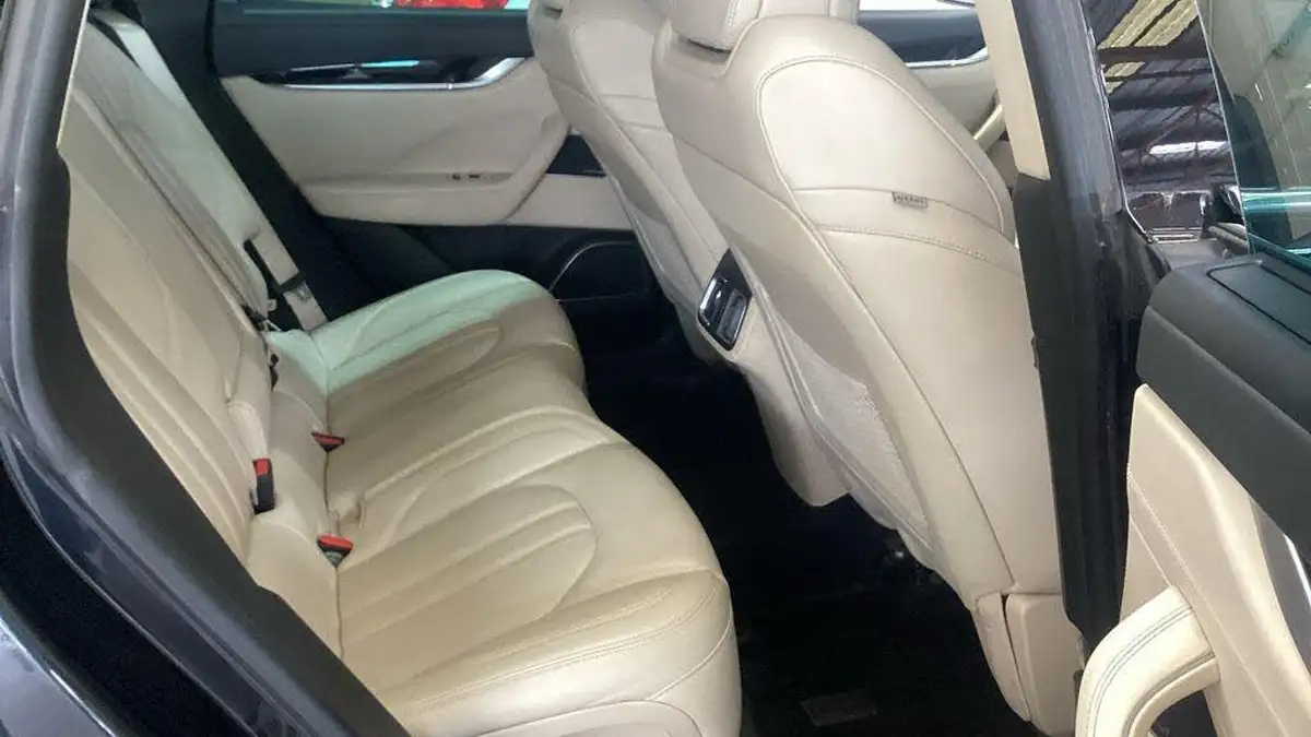 2017-maserati-levante-big-5