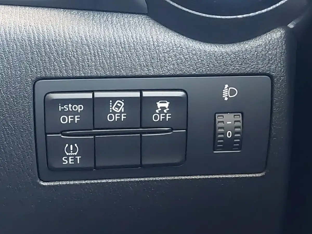 2019-mazda-mazda2-15-sport-nav-auto-big-16