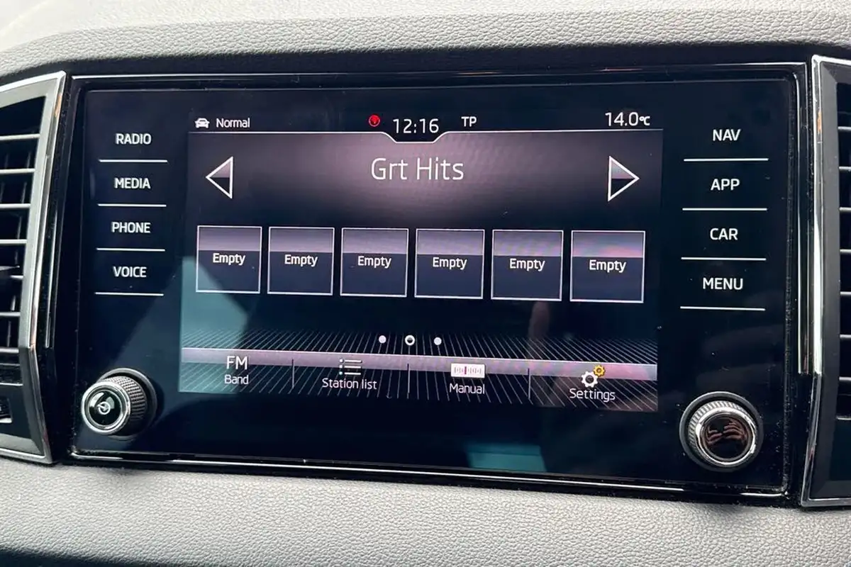 2020-skoda-karoq-15-tsi-se-l-big-44