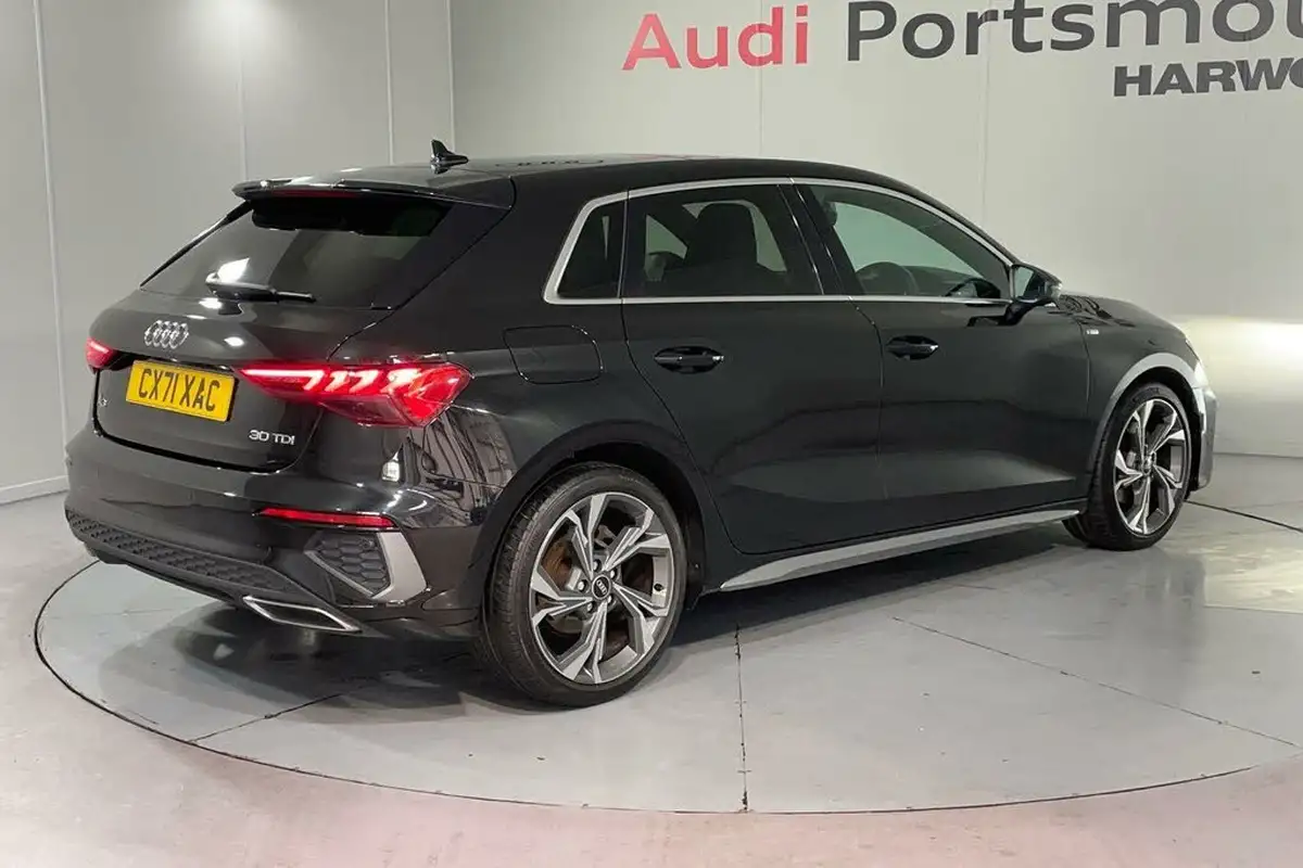 2021-audi-a3-20-30-tdi-s-line-sportback-5d-big-5