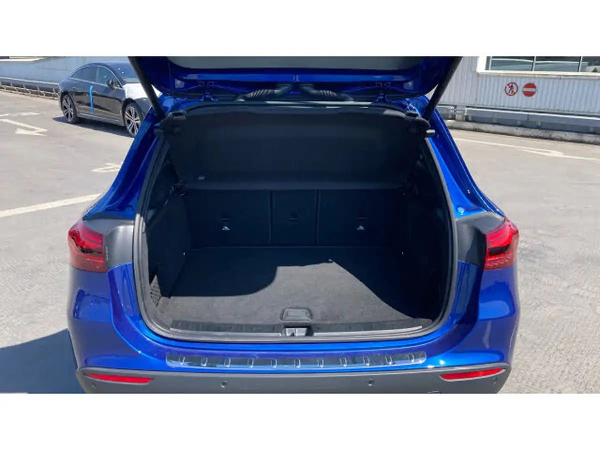 2024-mercedes-benz-gla-class-13-gla-180-sport-edition-big-3