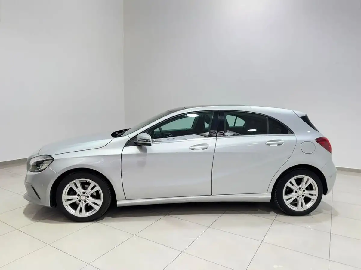 2016-mercedes-benz-a-class-15d-a180d-sport-premiumss-7g-dct-big-8