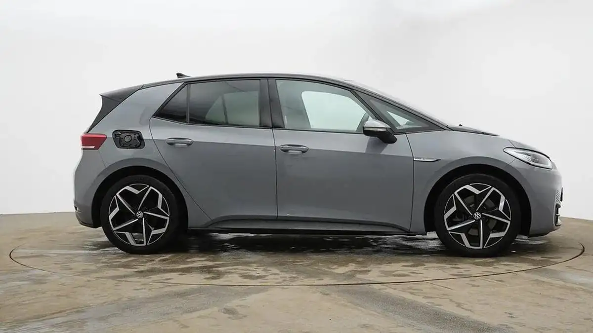2021-volkswagen-id3-e-tour-big-3