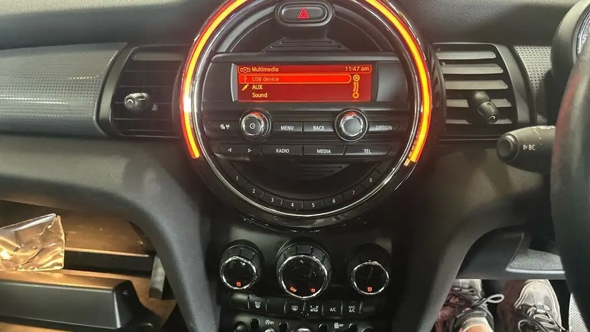 2016-mini-cooper-12-one-5d-big-2