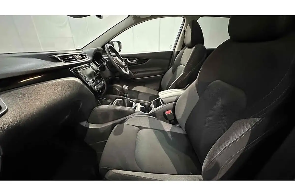2020-nissan-qashqai-13-dig-t-n-connecta-140ps-big-15