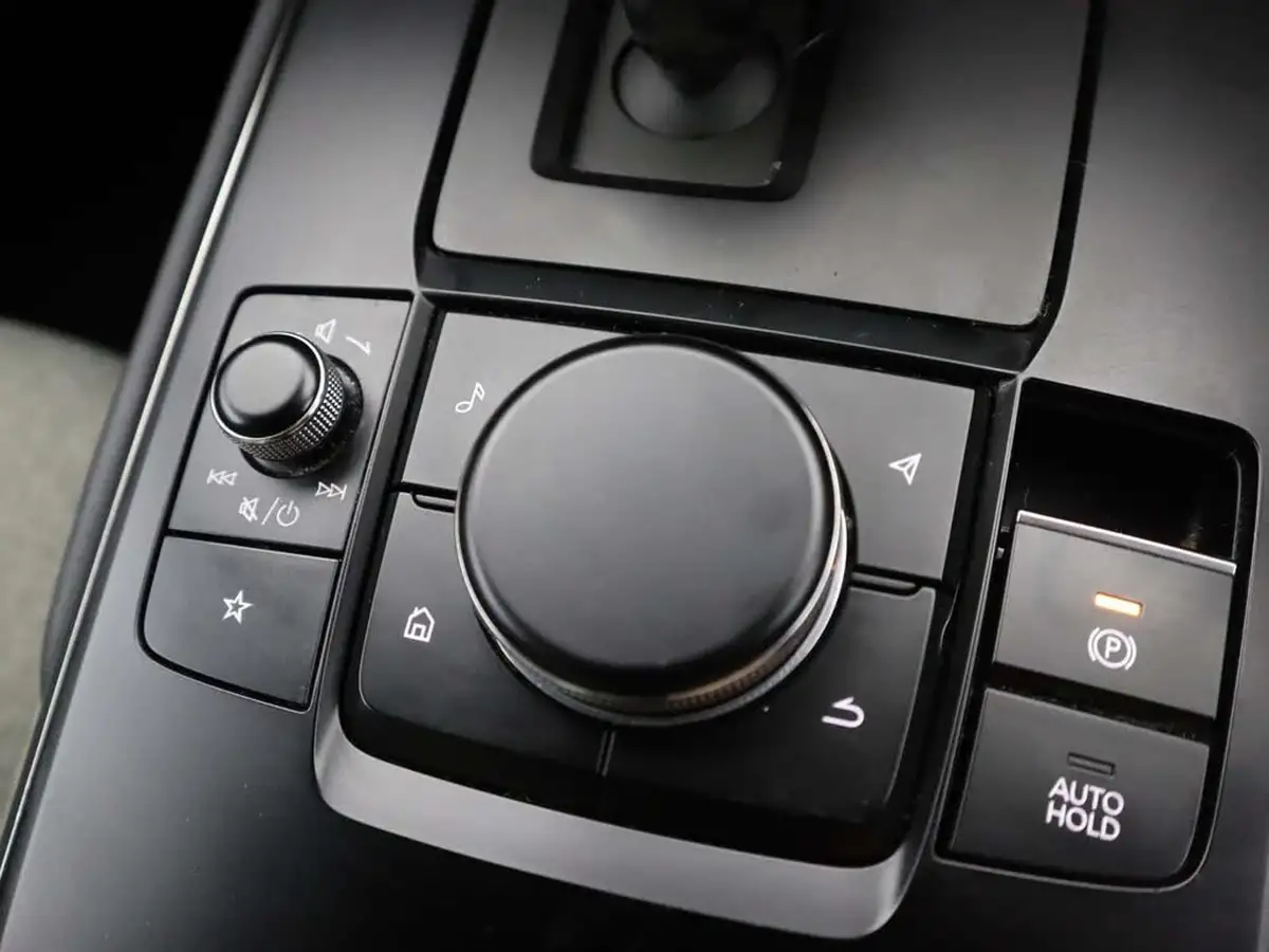 2021-mazda-mx-30-e-first-edition-big-30
