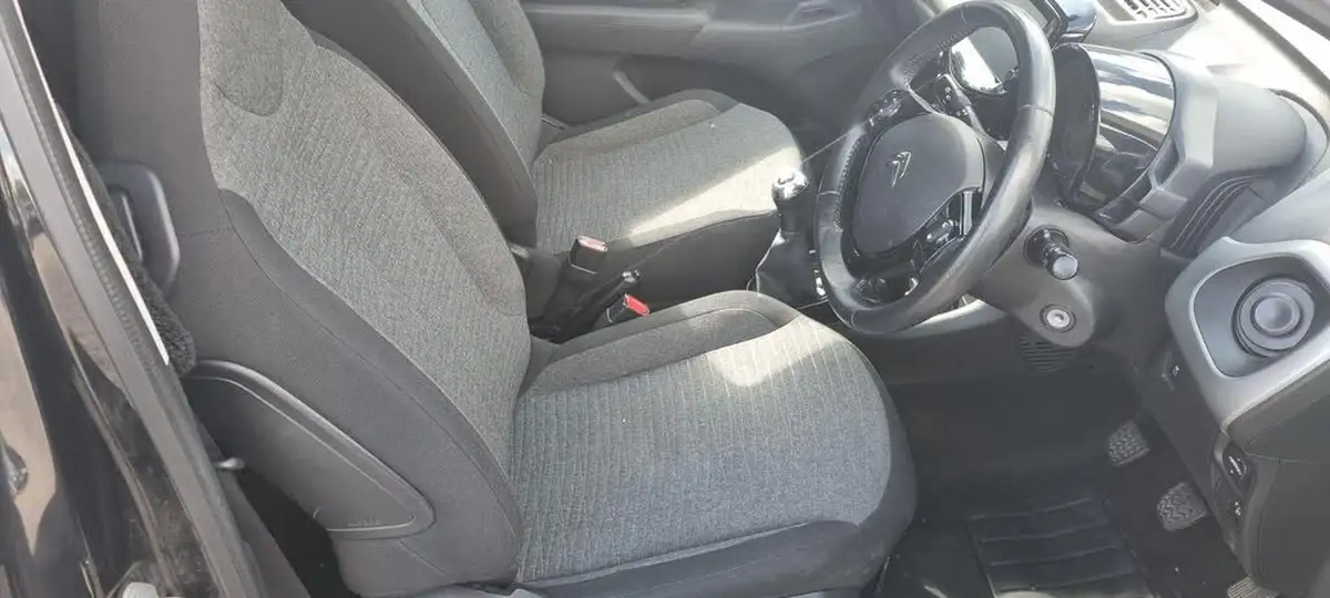 2016-citroen-c1-12-puretech-flair-82ps-3d-big-10