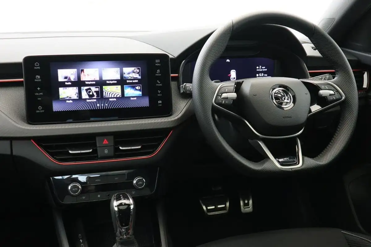 2024-skoda-scala-10-tsi-monte-carlo-116ps-dsg-big-8