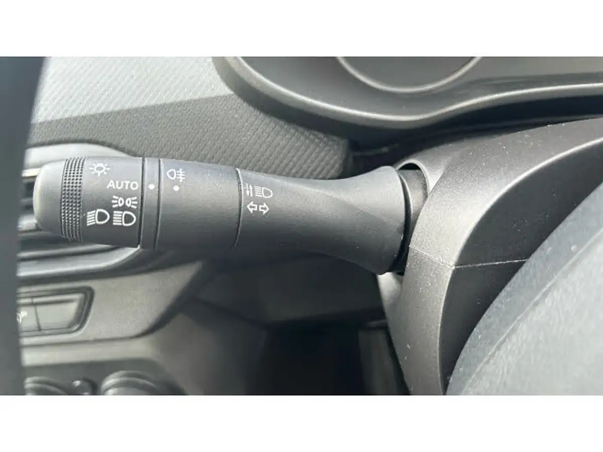 2022-dacia-sandero-10-sce-essential-big-22