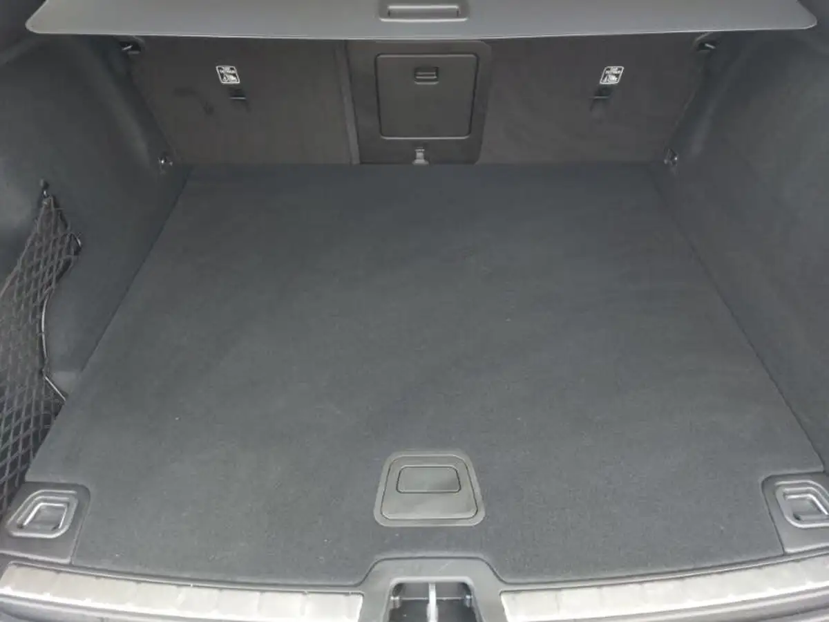 2024-volvo-xc60-20-b5-plus-black-edition-big-7