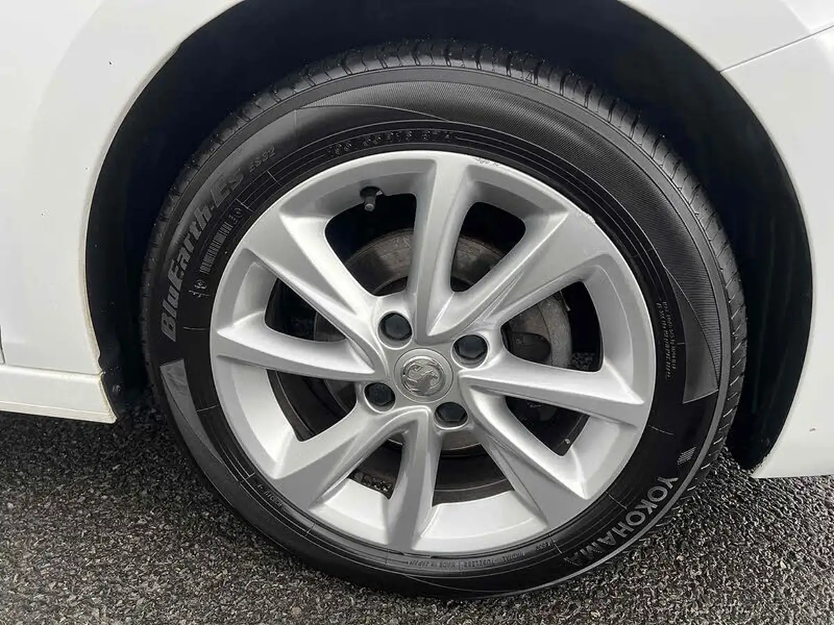 2020-vauxhall-corsa-12i-se-big-7