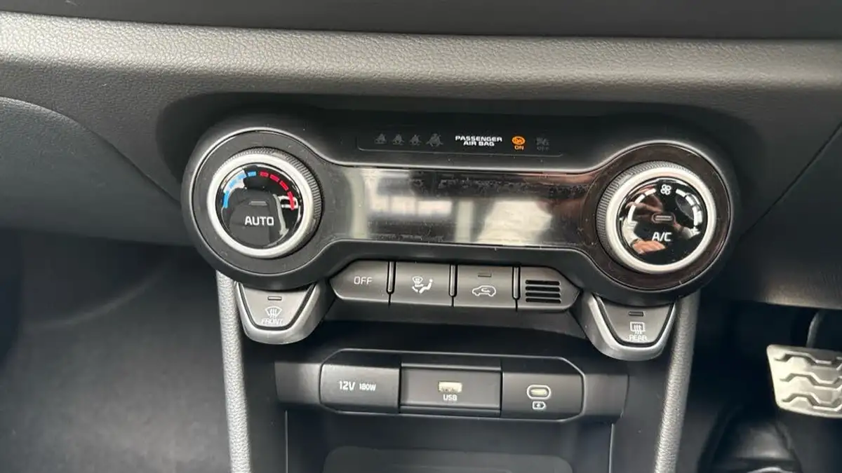 2025-kia-picanto-12-gt-line-s-auto-seq-big-38
