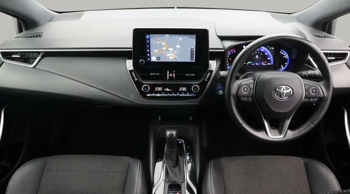 2022-toyota-corolla-20-vvt-i-design-181bhp-spare-wheel-hatchback-big-13