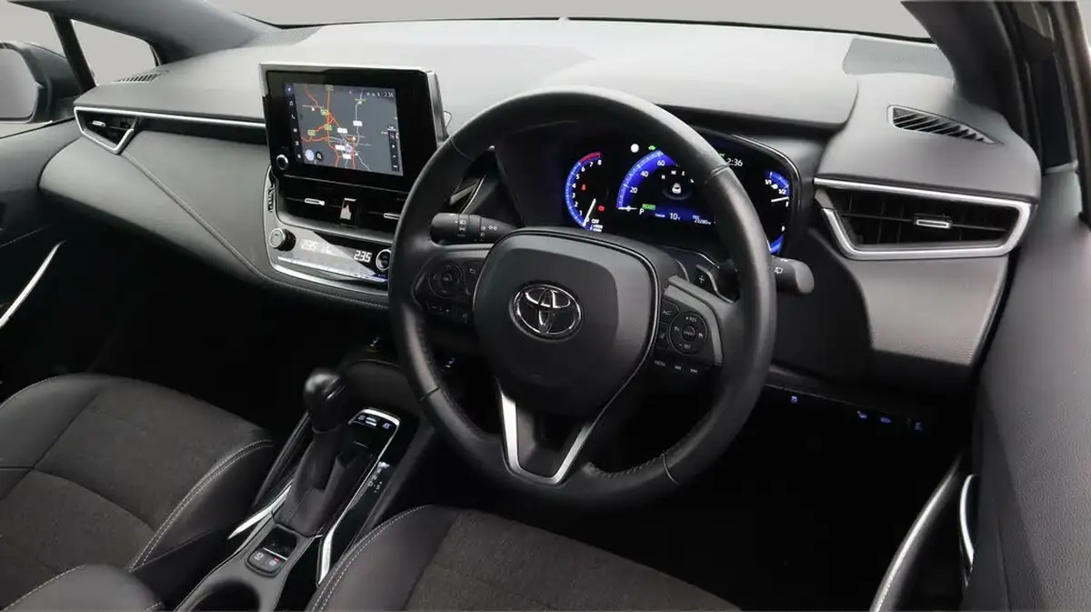 2022-toyota-corolla-20-vvt-i-design-181bhp-spare-wheel-hatchback-big-9